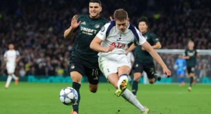 Frank Forgives Van de Ven After Spectacular Solo Goal Stuns fans Frank Forgives Van de Ven After Spectacular Solo Goal Stuns fans