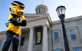 University of Iowa Caree Terks Bridge Students and Jobs